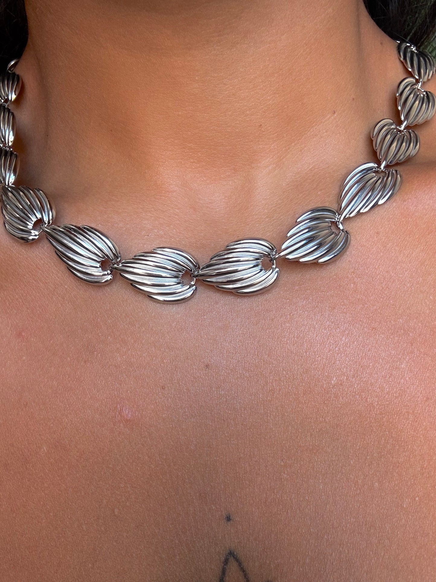 Round of leaves silver