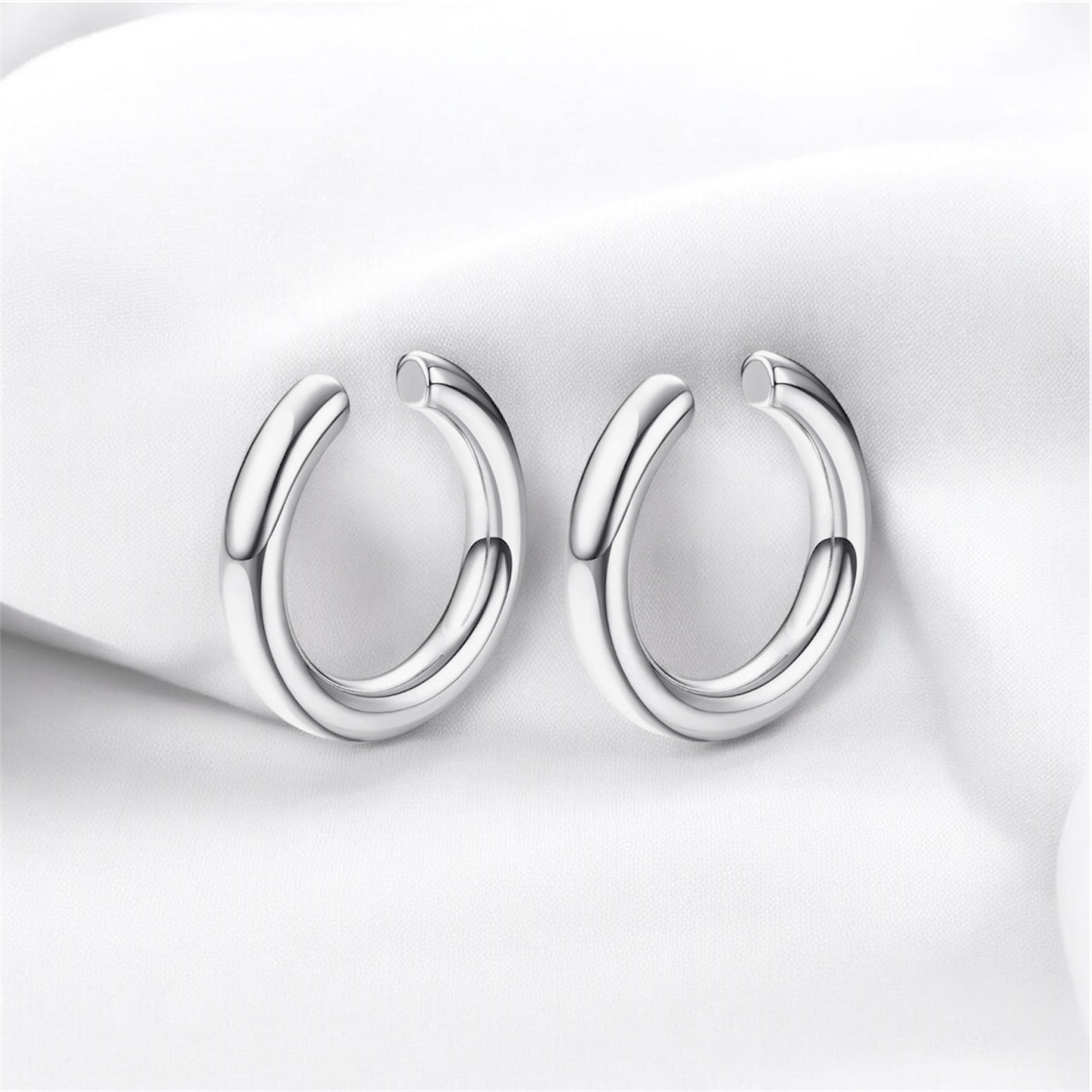 Small smooth cuff silver