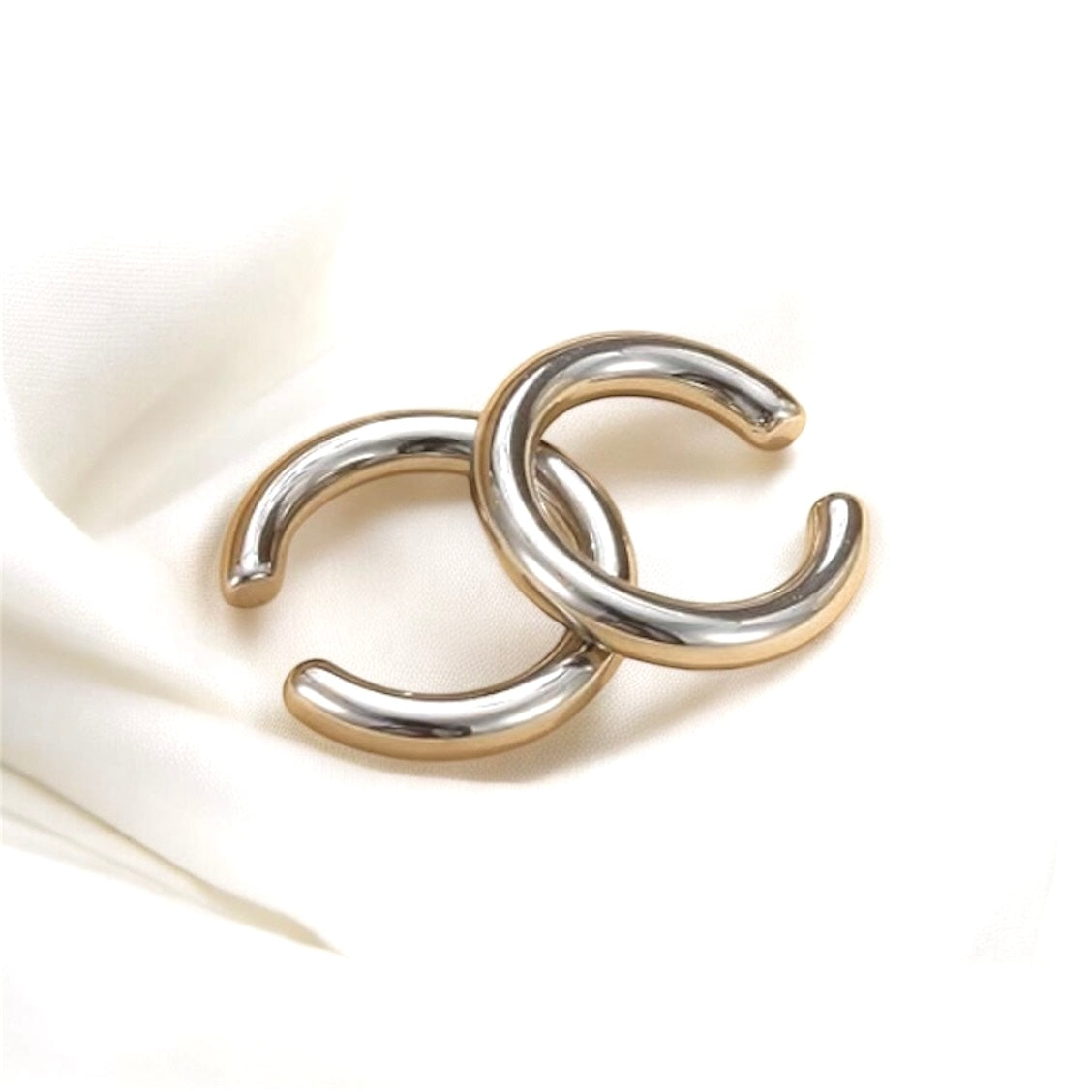 Small smooth cuff silver