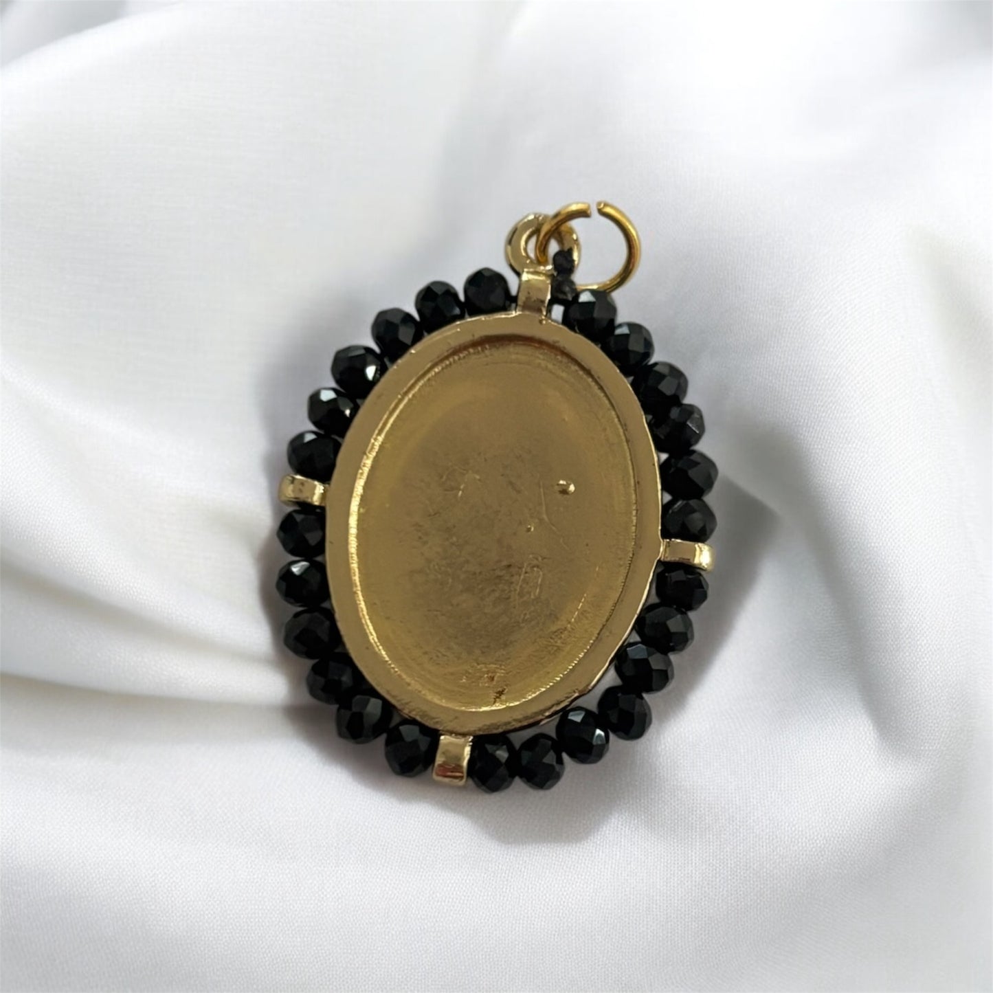 Blαck sαcred peαrl