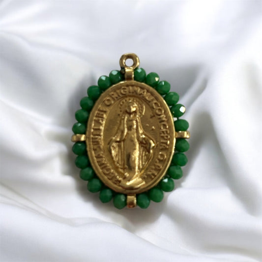 𝐠𝐫𝐞𝐞𝐧  𝐬𝐚𝐜𝐫𝐞𝐝 𝐩𝐞𝐚𝐫𝐥