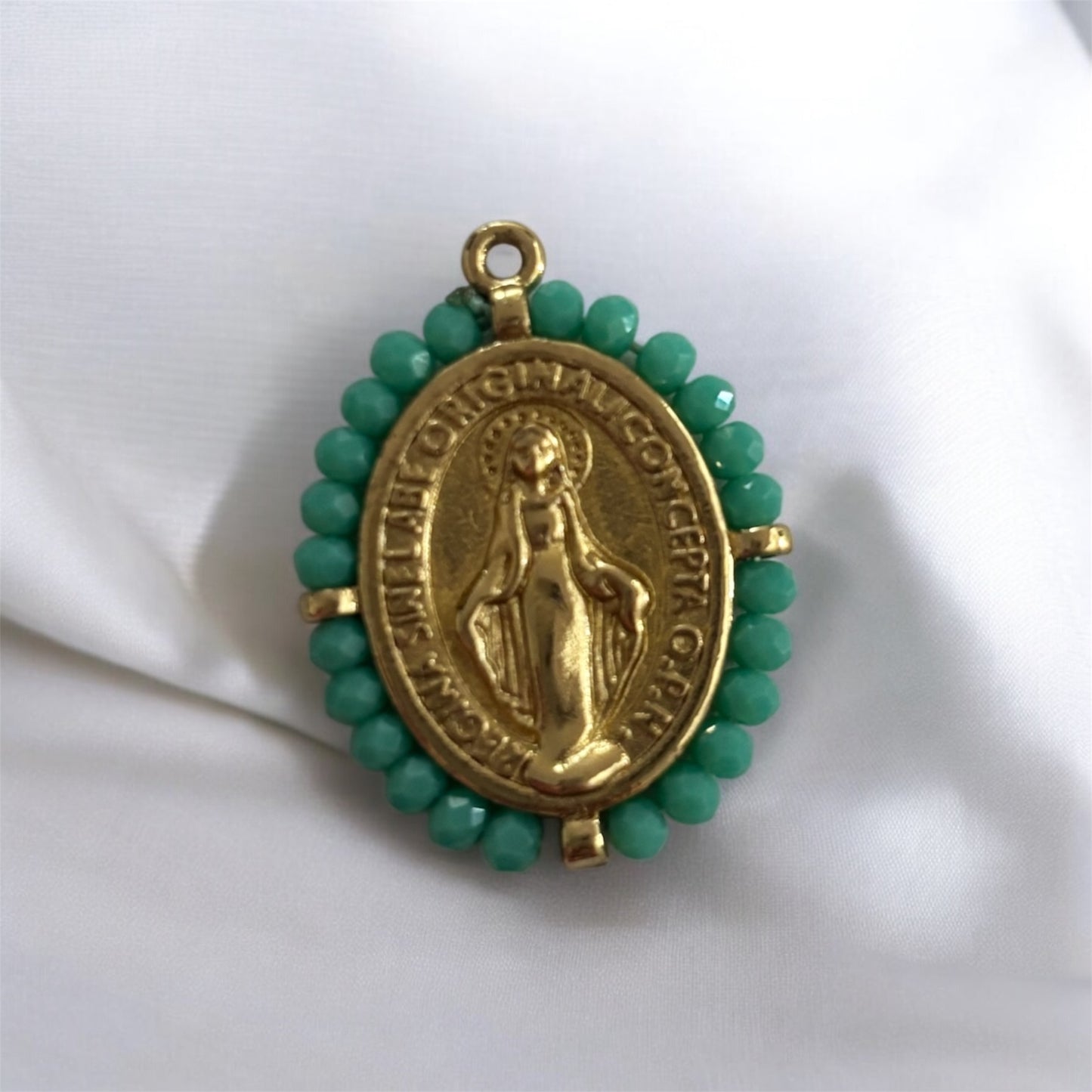 𝐡𝐞𝐚𝐯𝐞𝐧𝐥𝐲 𝐬𝐚𝐜𝐫𝐞𝐝 𝐩𝐞𝐚𝐫𝐥