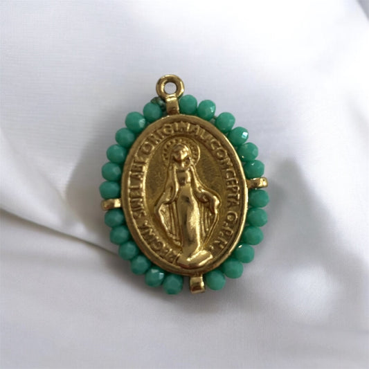 𝐡𝐞𝐚𝐯𝐞𝐧𝐥𝐲 𝐬𝐚𝐜𝐫𝐞𝐝 𝐩𝐞𝐚𝐫𝐥